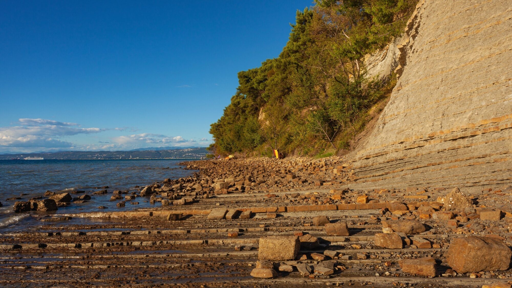 Península de Debeli Rtič — La costa de flysch más natural de Eslovenia