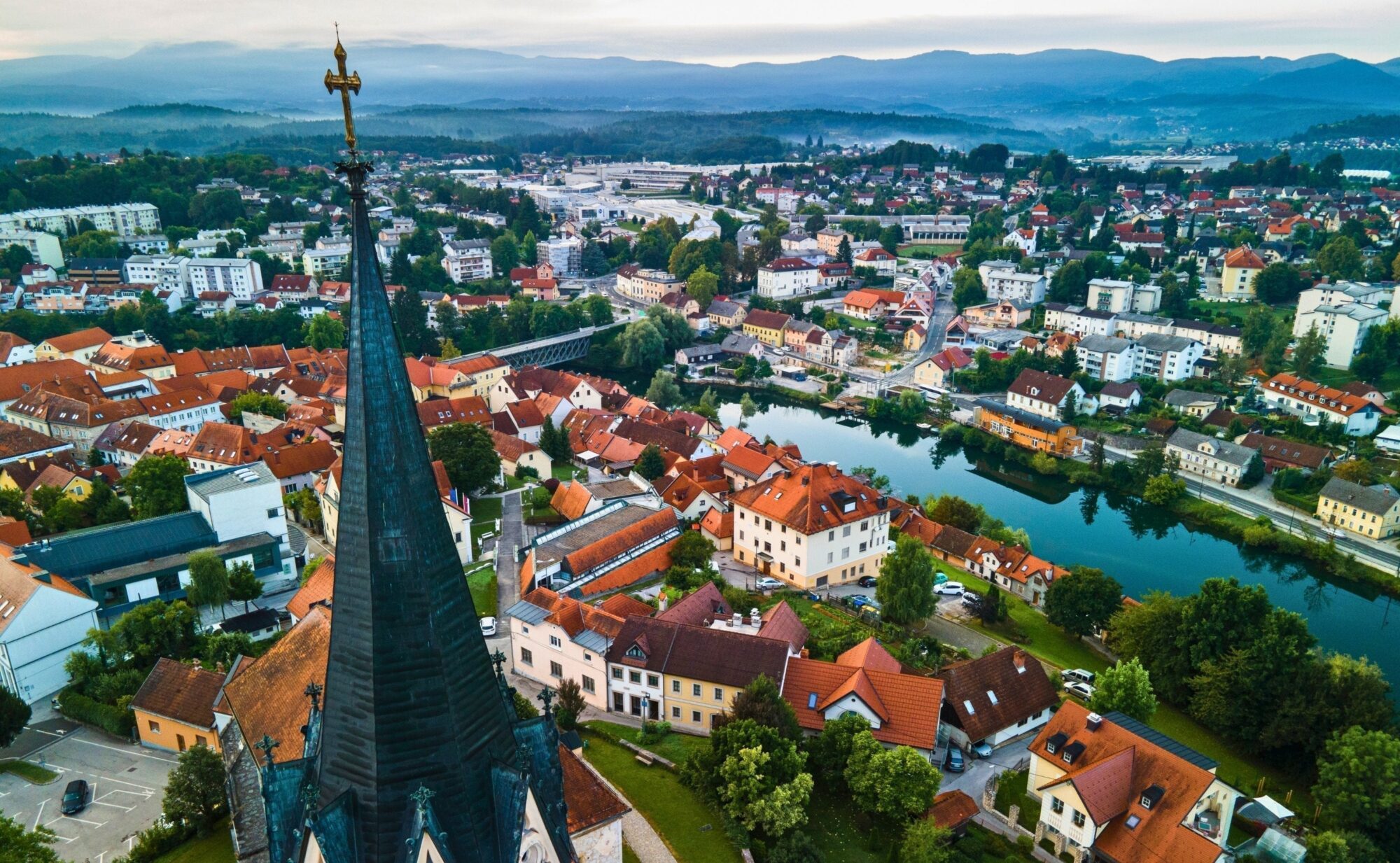 Novo Mesto – Un pueblo en una colina envuelto por el río Krka