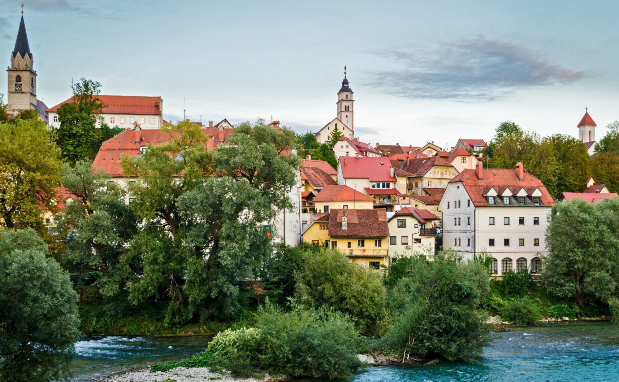 Guía de la ciudad de Kranj – Vistas del cañón, calles del casco antiguo y bordes alpinos