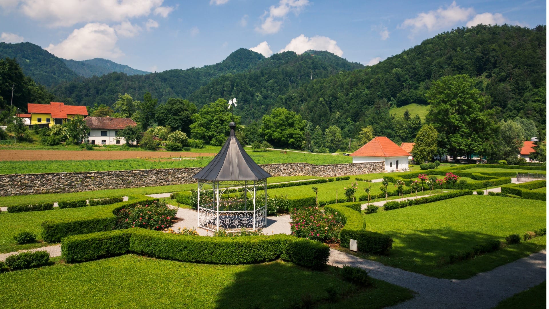 Polhograjska Grmada via Mačkov Graben